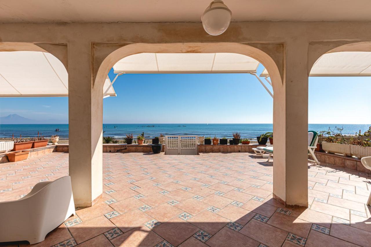 אליקאנטה Beachfront Bliss: Apartamento A Pie De Playa מראה חיצוני תמונה