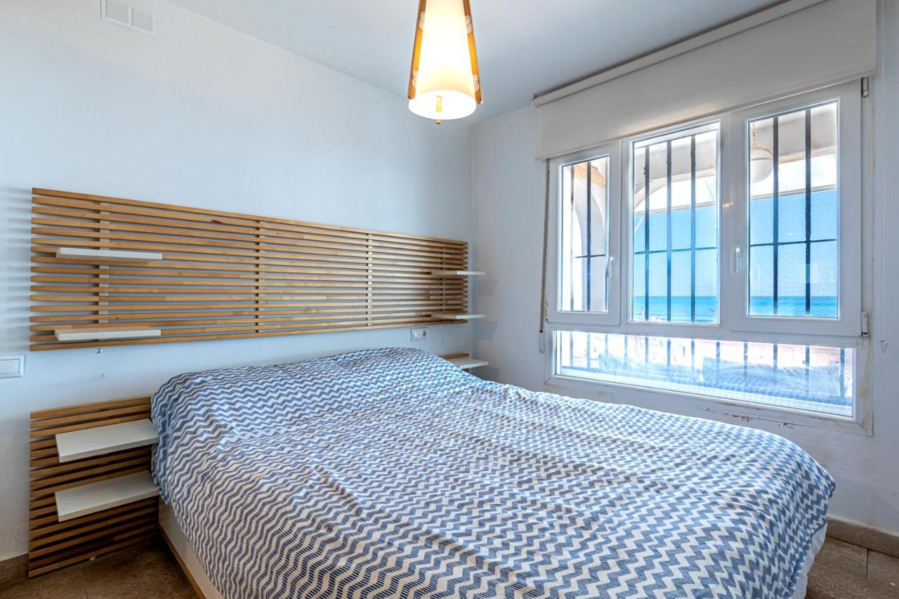 אליקאנטה Beachfront Bliss: Apartamento A Pie De Playa מראה חיצוני תמונה